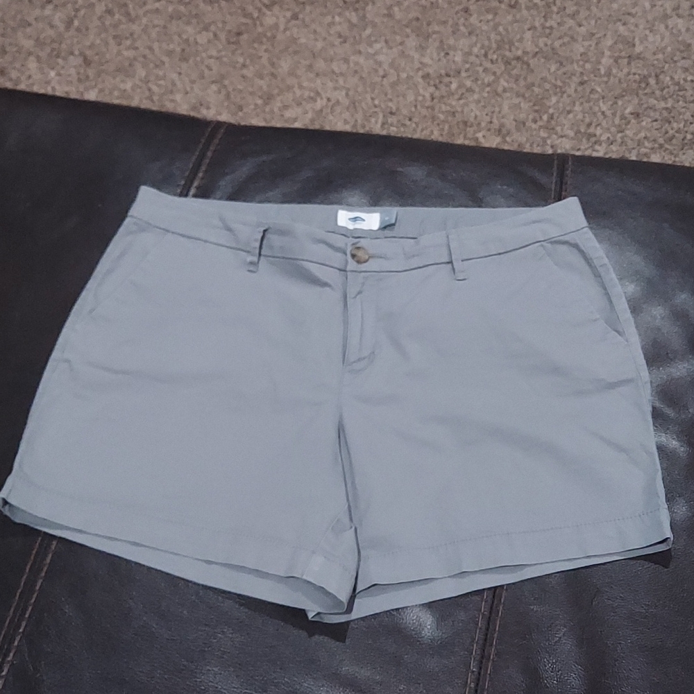 Comfortable shorts worn a handful of times. Washed in cold and hung up to dry.